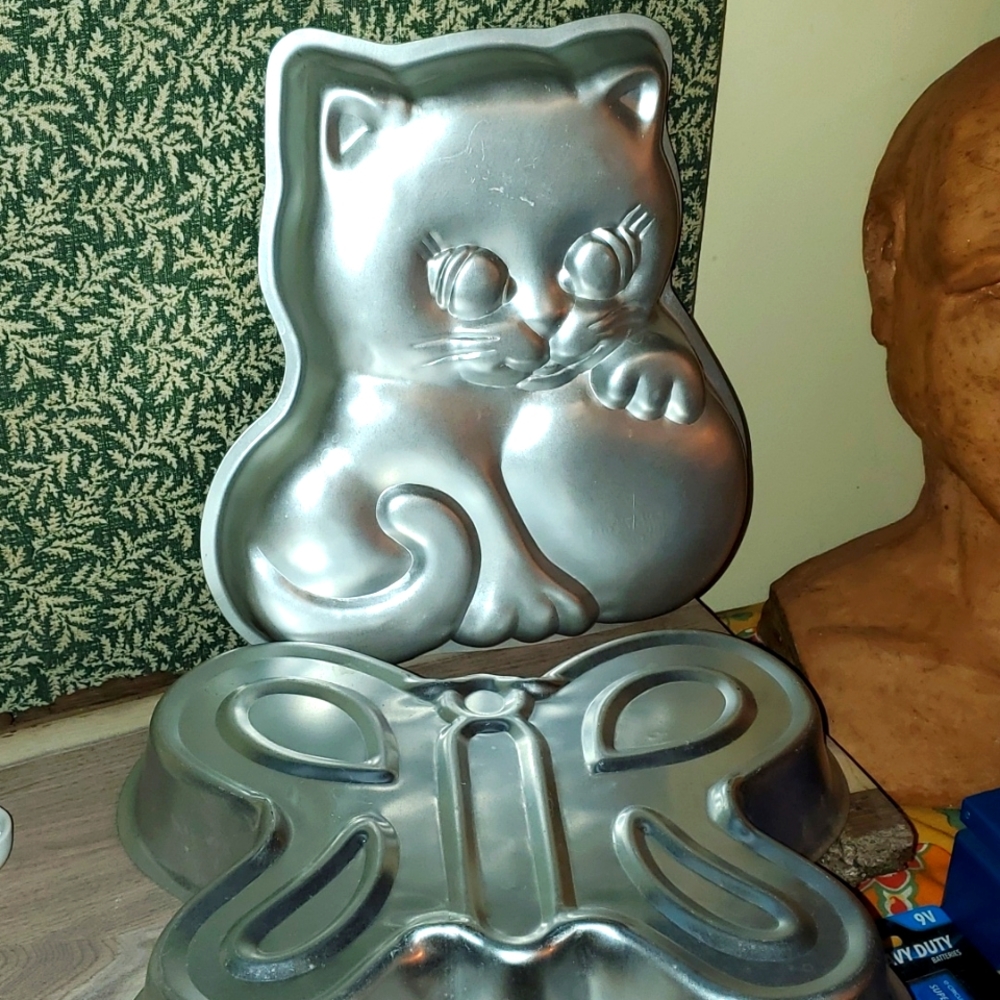 1979 Kitten and Butterfly Wilton Cake Pans